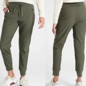 Athleta Headlands Hybrid Trek Joggers Olive Green Size 10